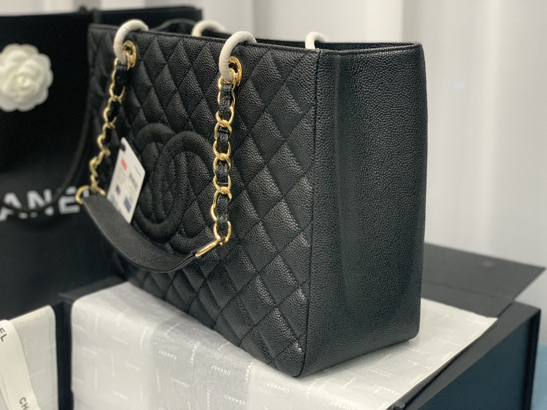 Ch*el gst caviar leather hardware 24x33x13cm