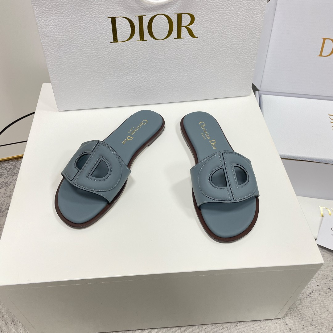 ua D*or d-club slide