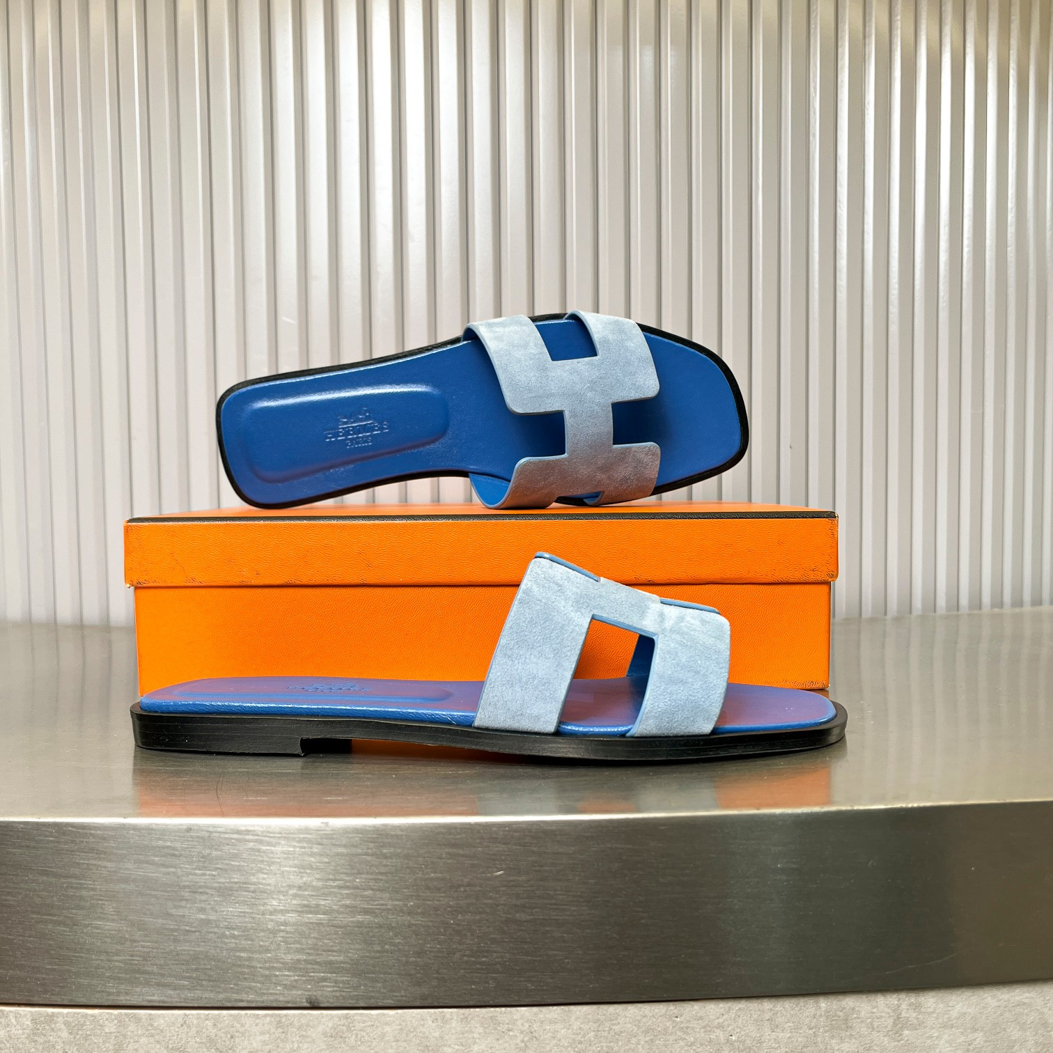 ua H**me5 oran sandal