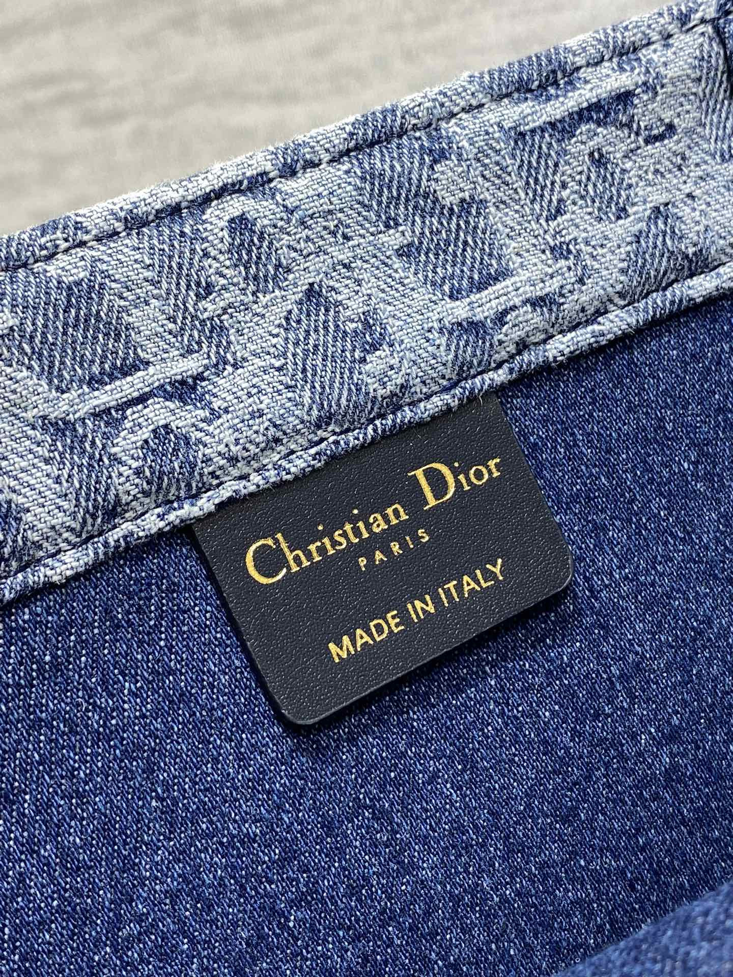 large d*or book tote blue De*1m d*or oblique jacquard 42 x 35 x 18.5 cm