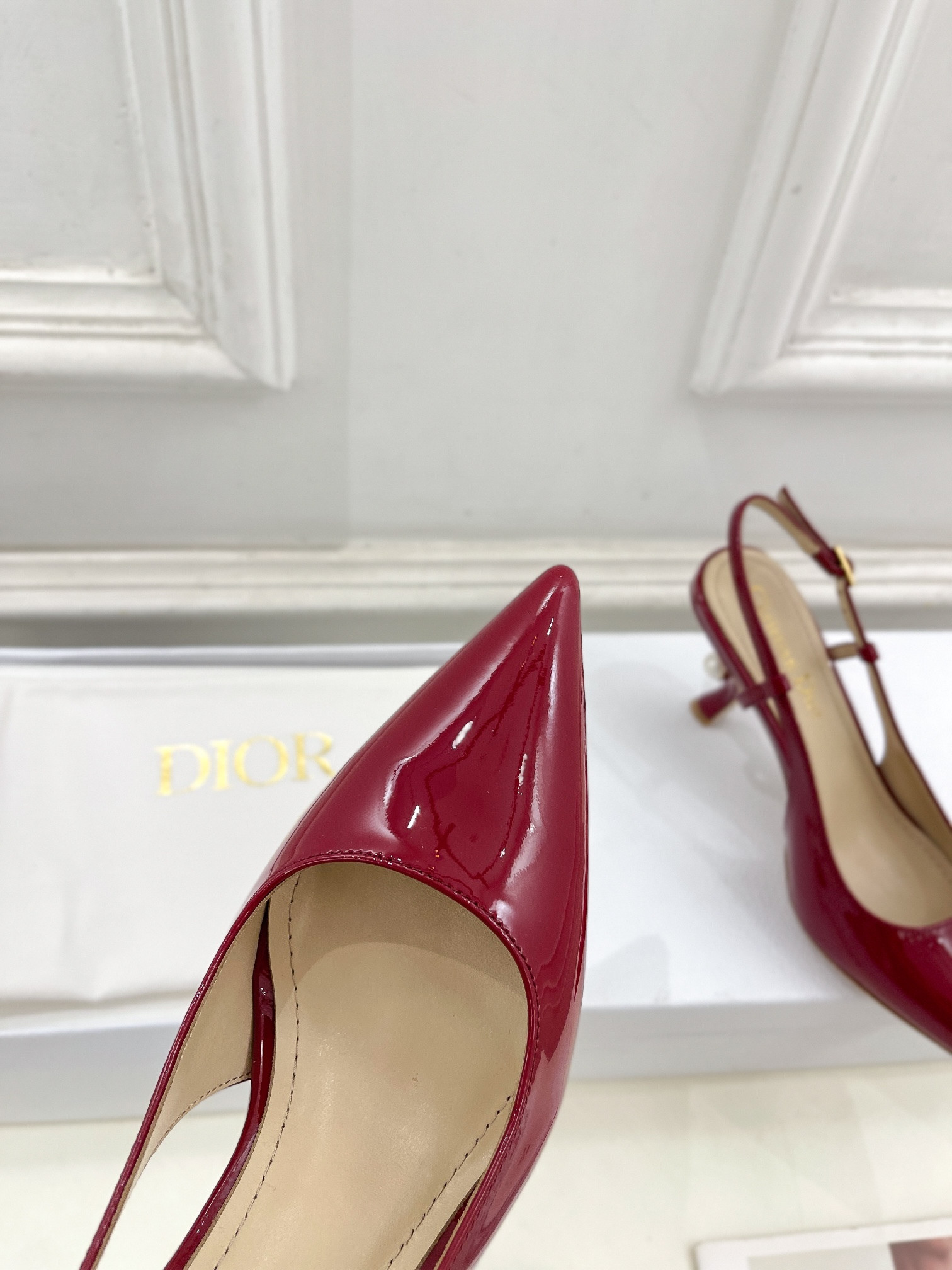 ua D*or tribales slingback pump