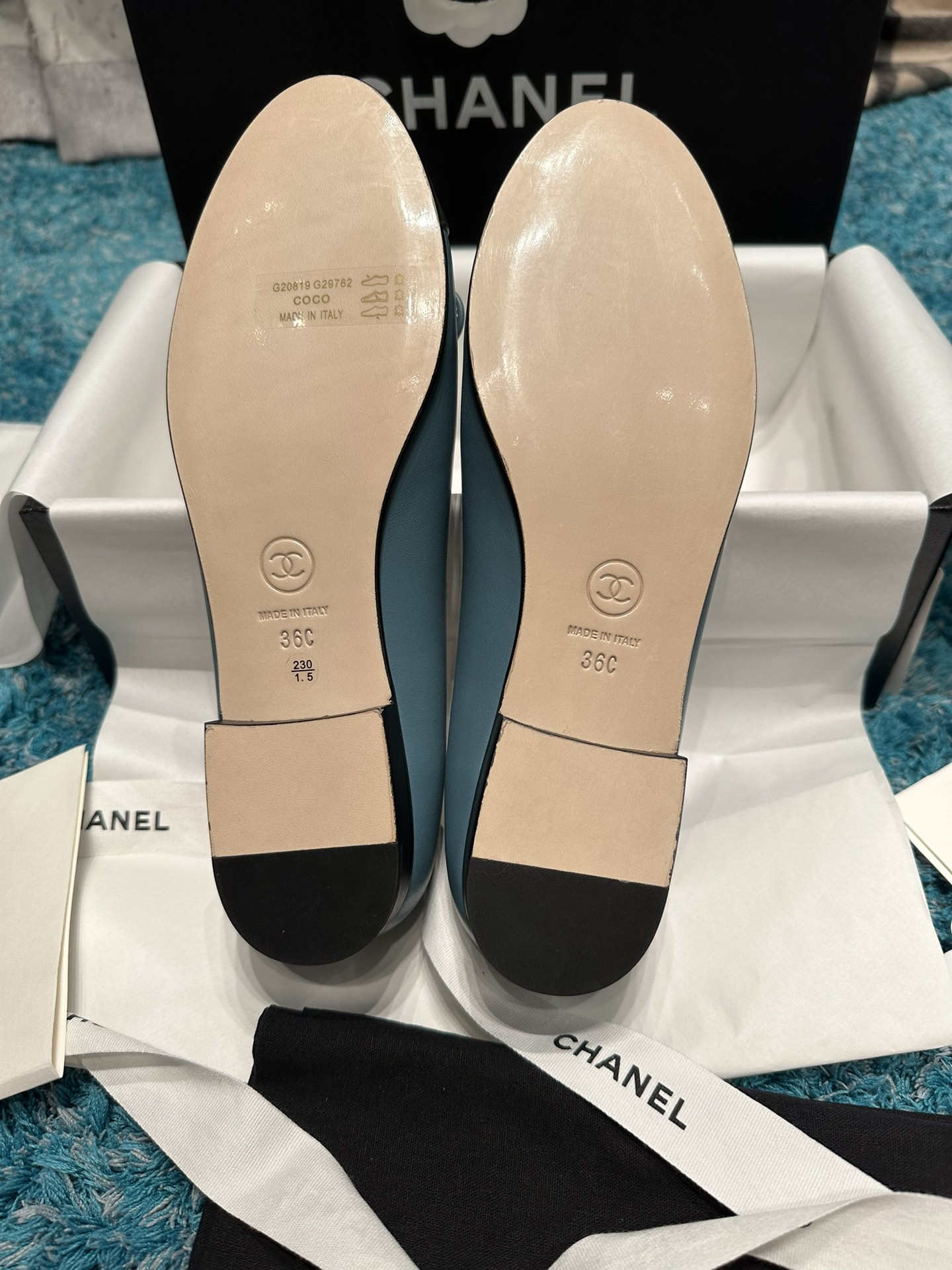 ua Ch*el ballet flats