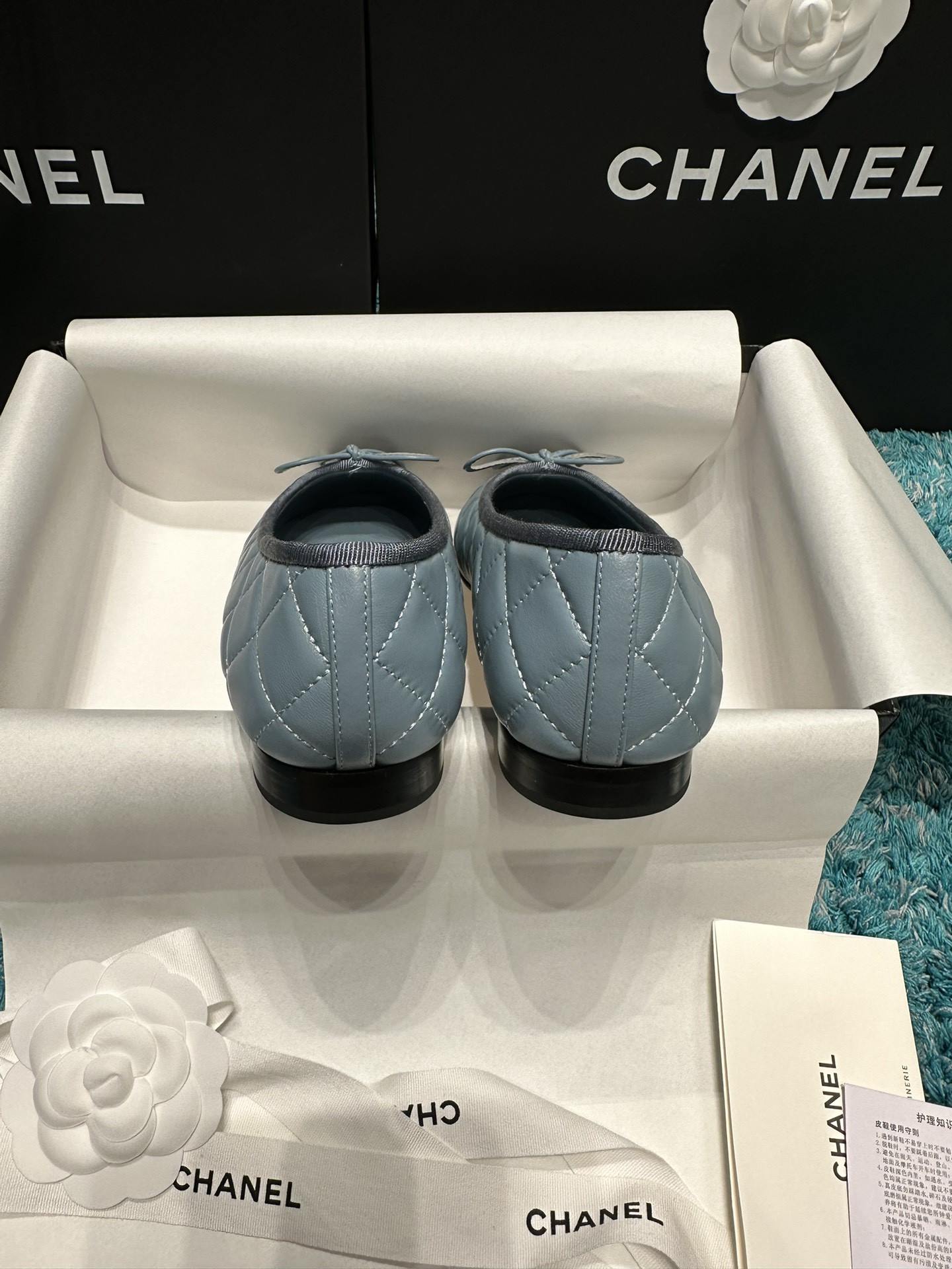 ua Ch*el ballet flats