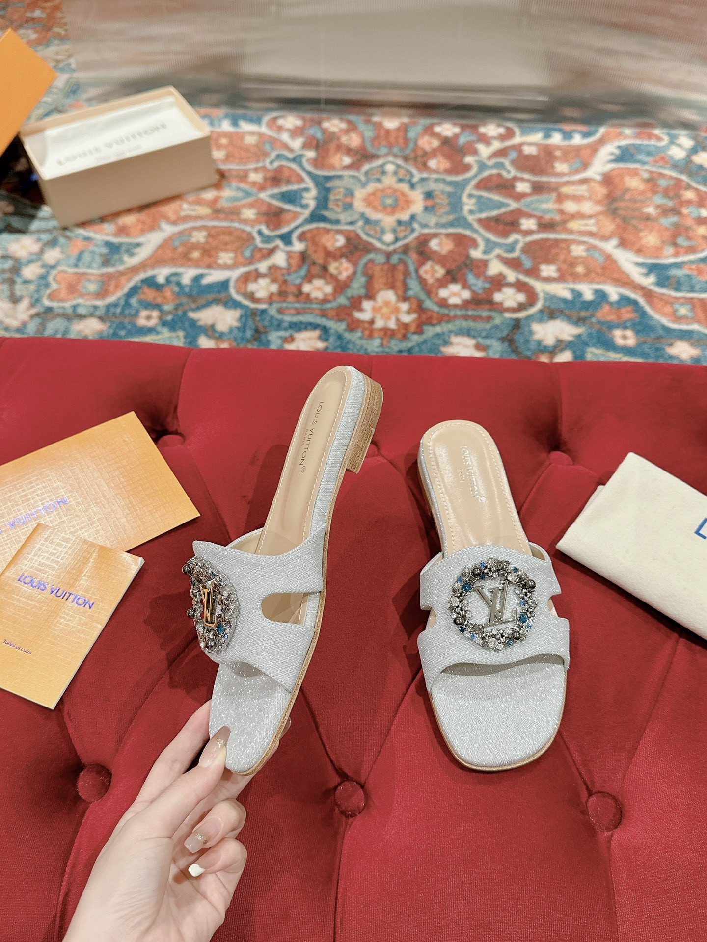 UA LV Flat Mule