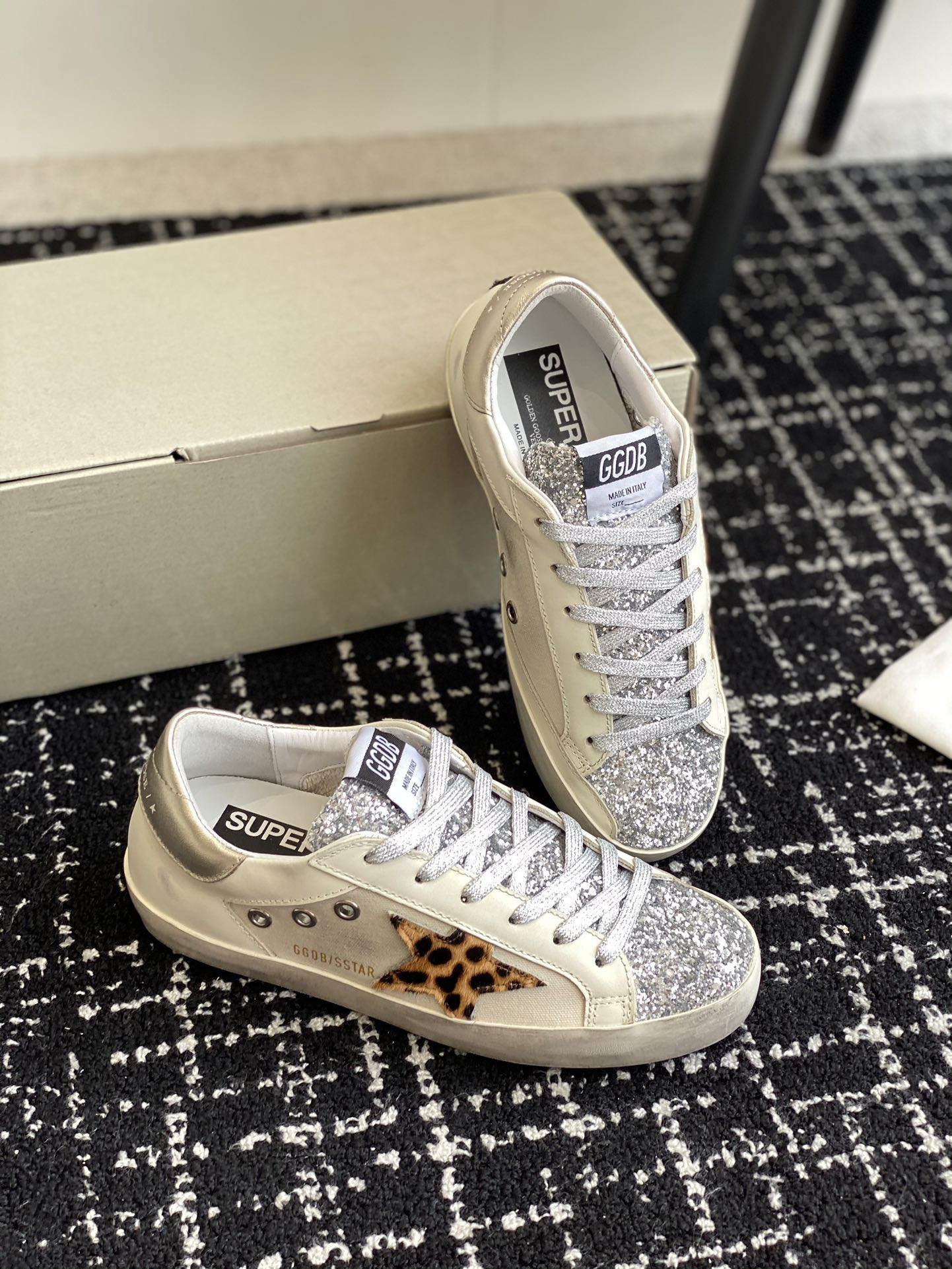 ua g01den G003e s*per-star sneaker