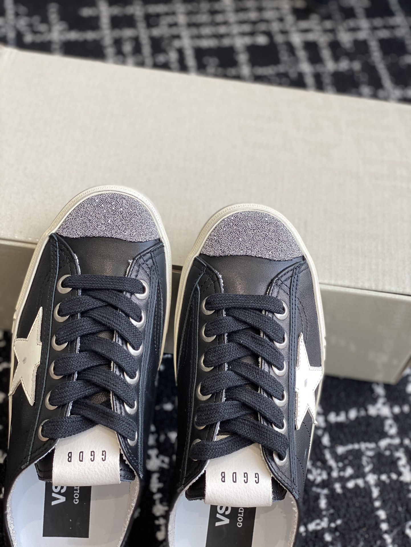 ua g01den G003e v-star sneaker