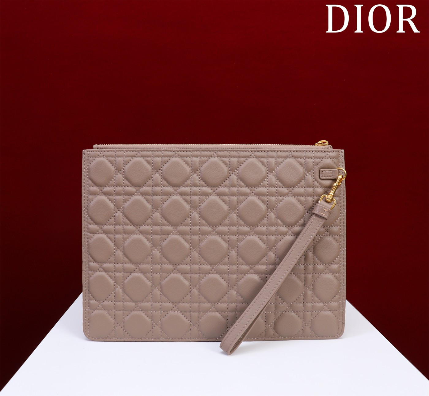 large D*or caro daily pouch 30 x 21.5 cm