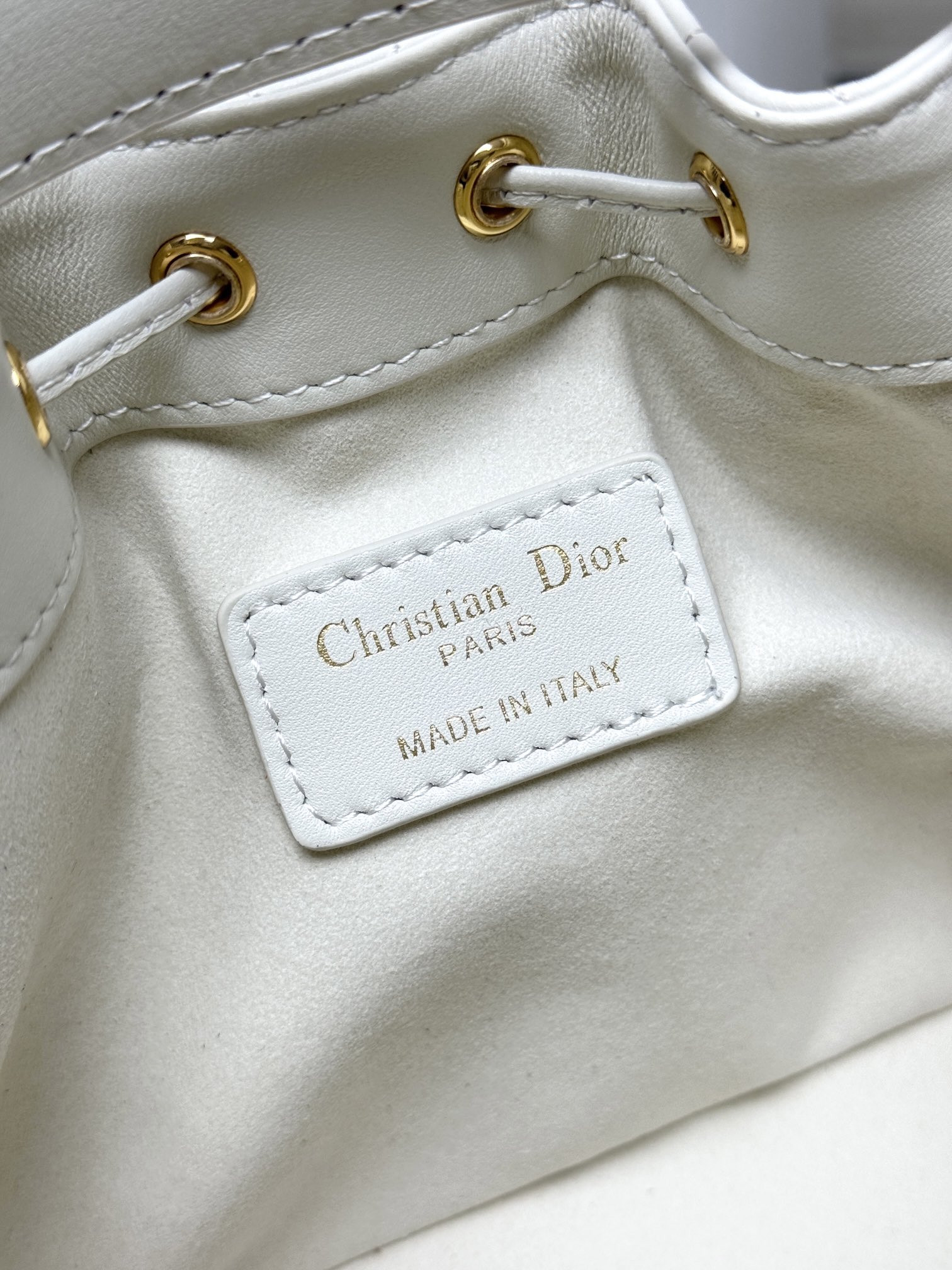 small D*or jolie bucket bag 17 x 16 x 10.5 cm
