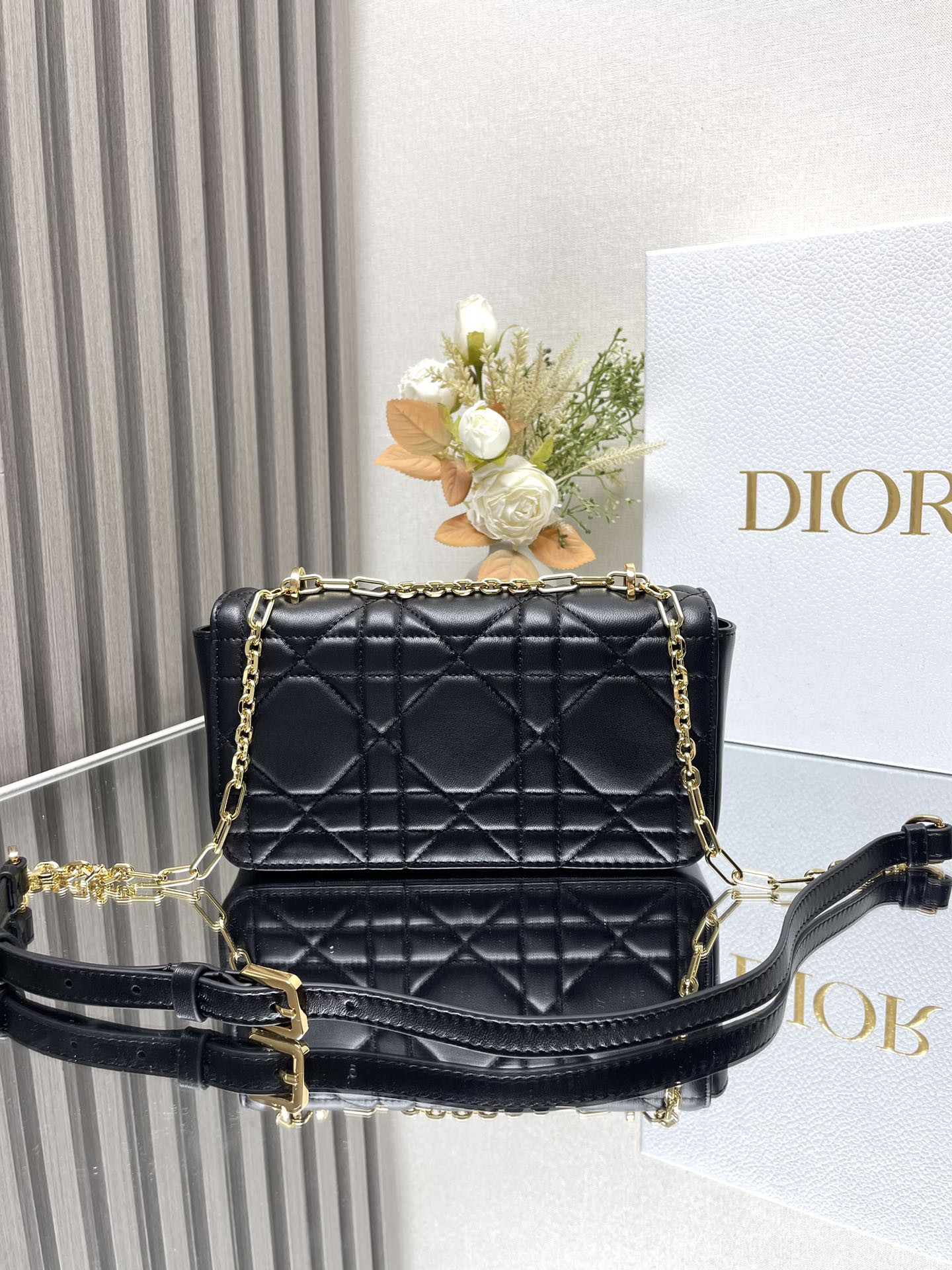 D*or miss daisy mini bag 22 x 12.5 x 4 cm