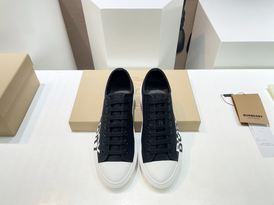 ua B**rry sneakers