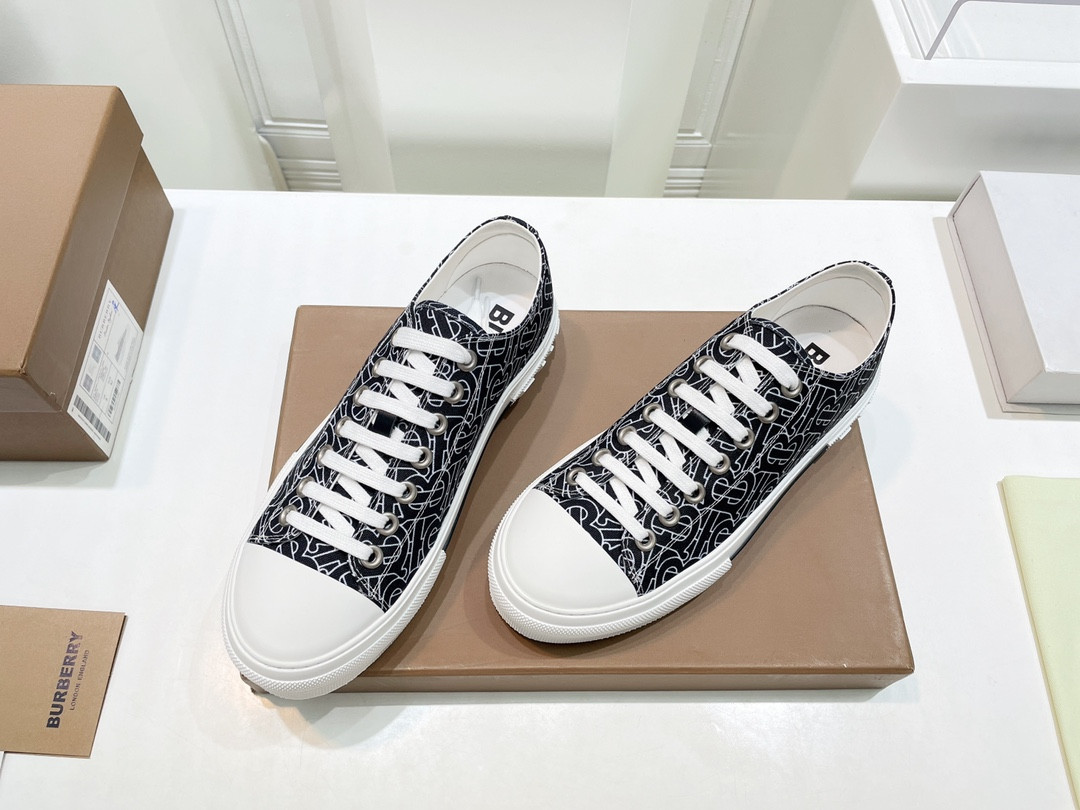 ua B**rry sneakers