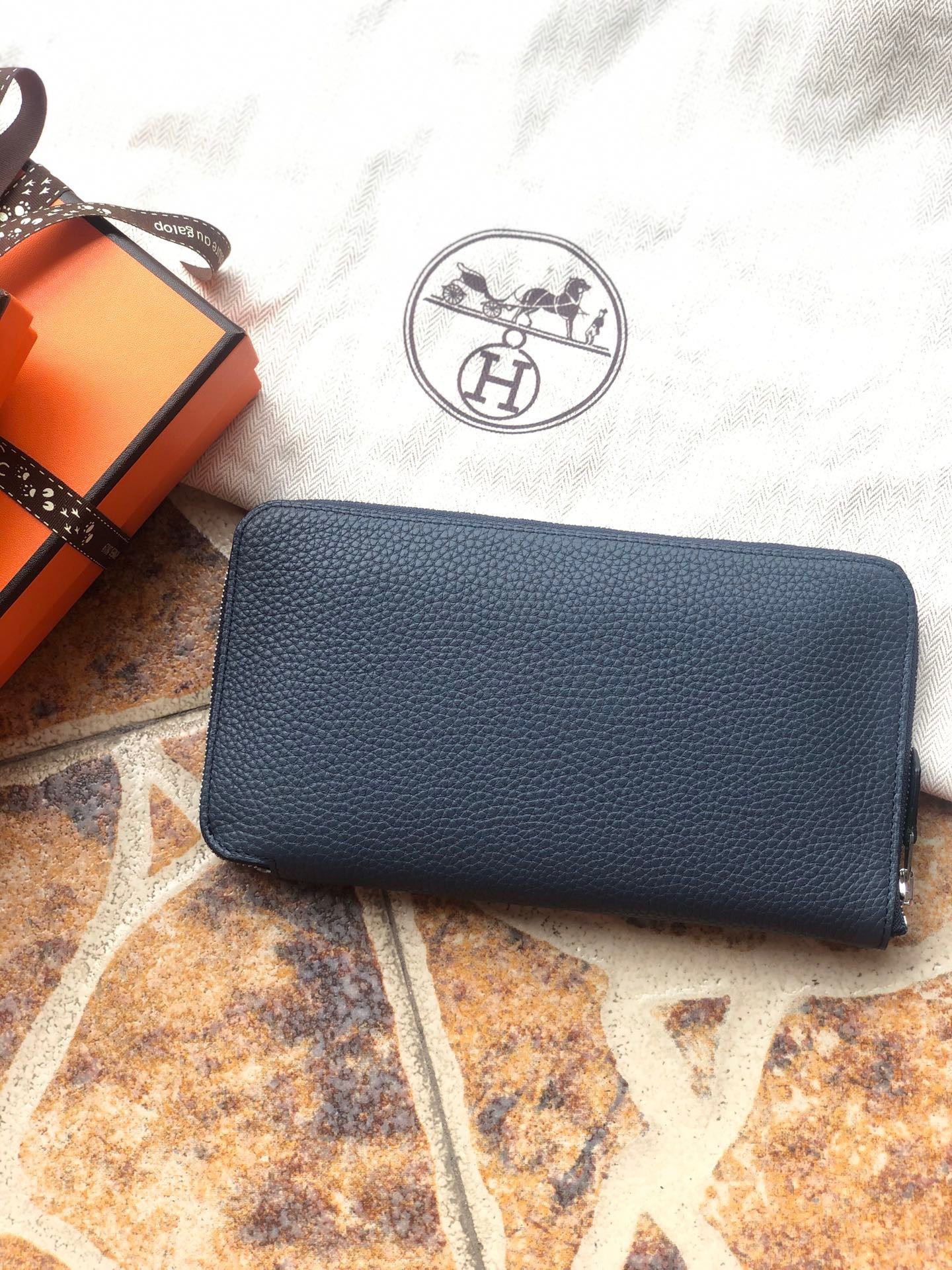 H**me5 long wallet 20x11cm