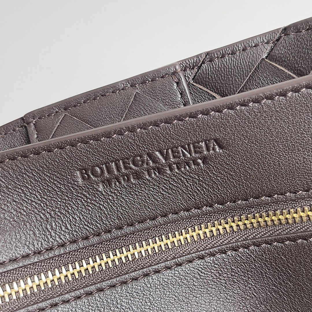 bo*te*ga Ve*ne*ta medium andiamo 32x25x11cm