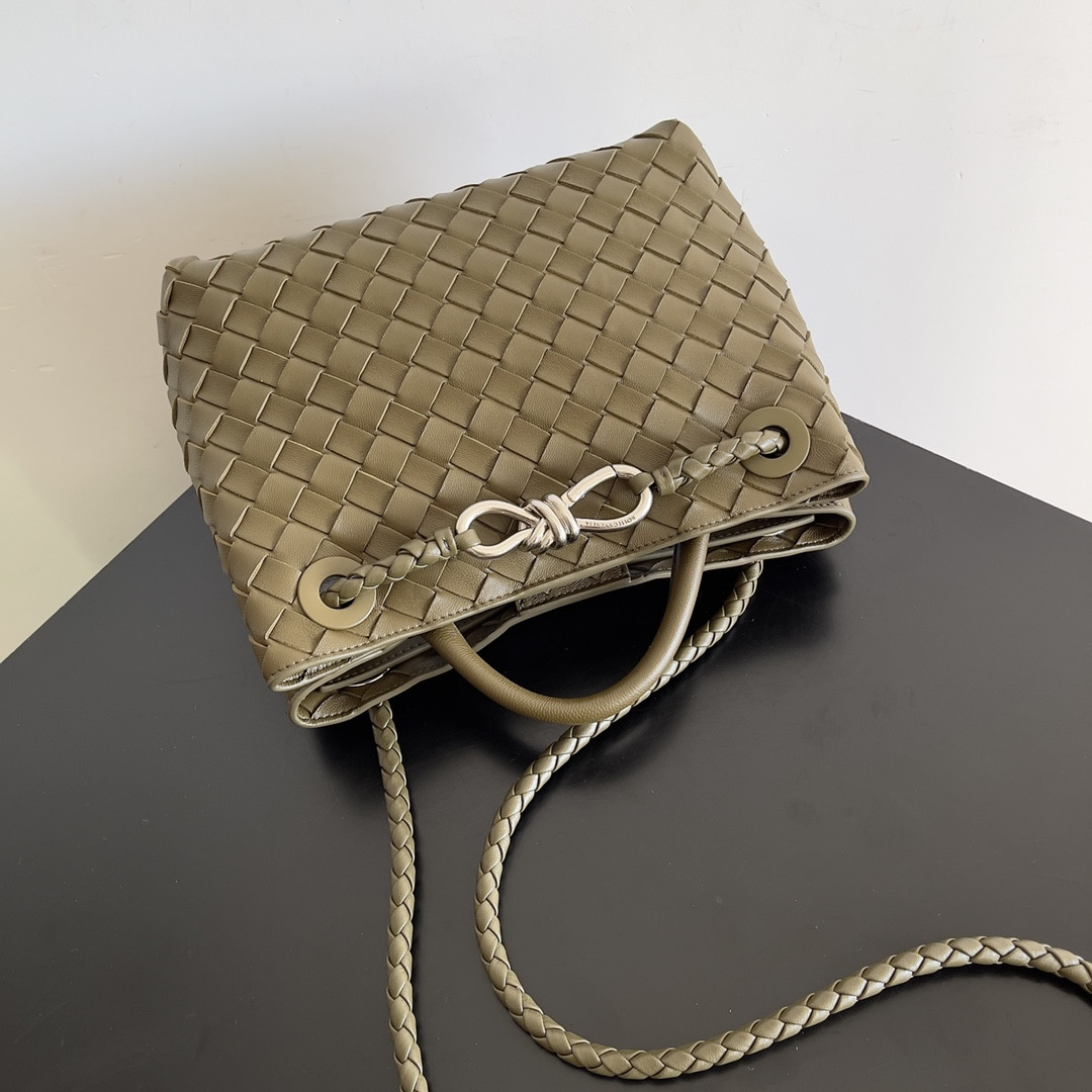 bo*te*ga Ve*ne*ta small andiamo 25x22x10.5cm