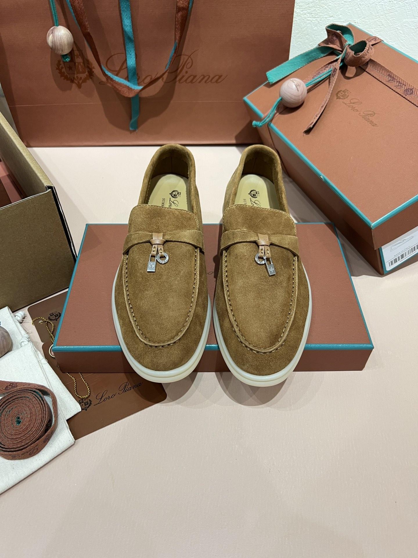 ua L**o p*ana summer charms walk loafers