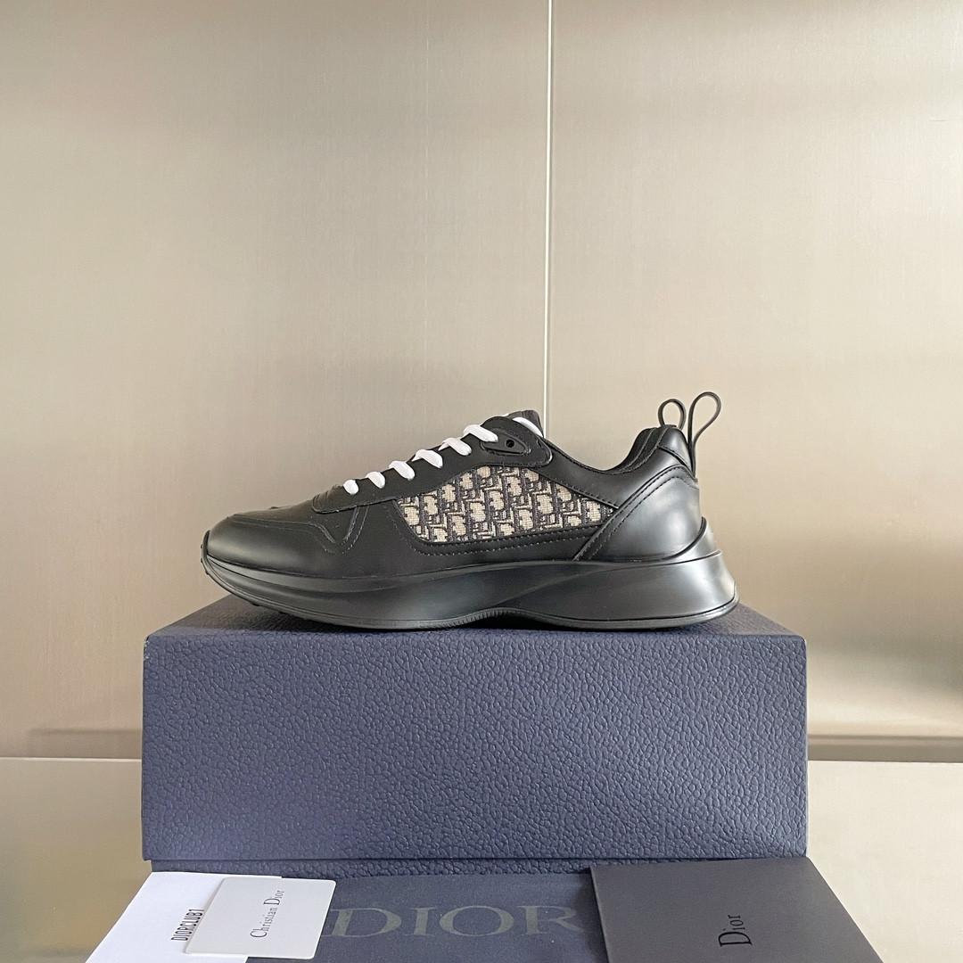 ua D*or b25 runner sneaker