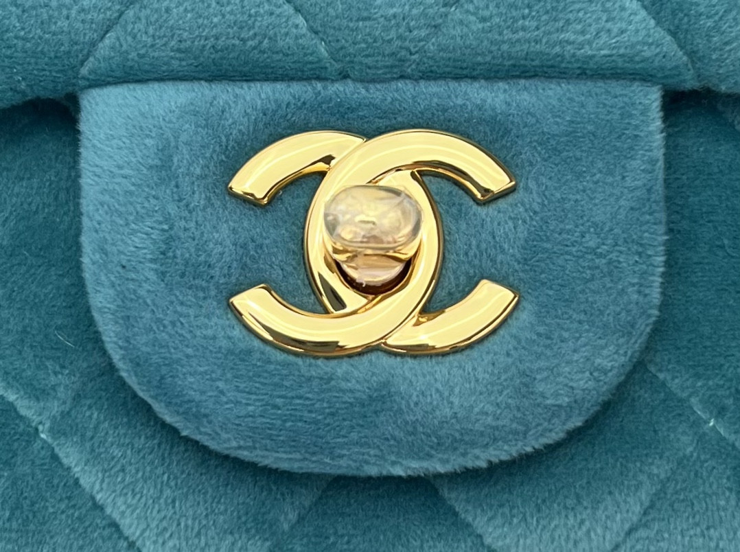 Ch*el classic flap bag 20cm