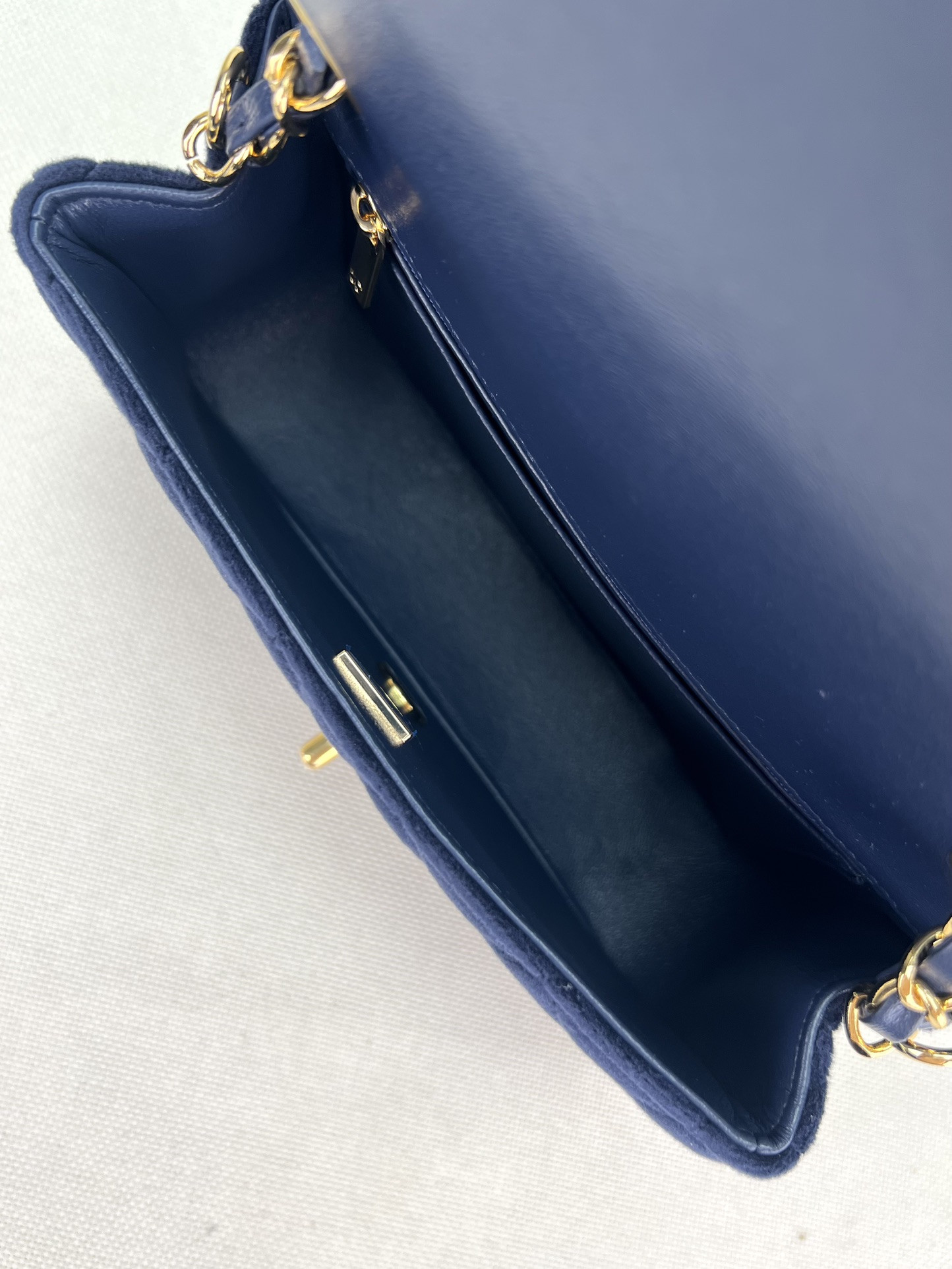 Ch*el classic flap bag 20cm