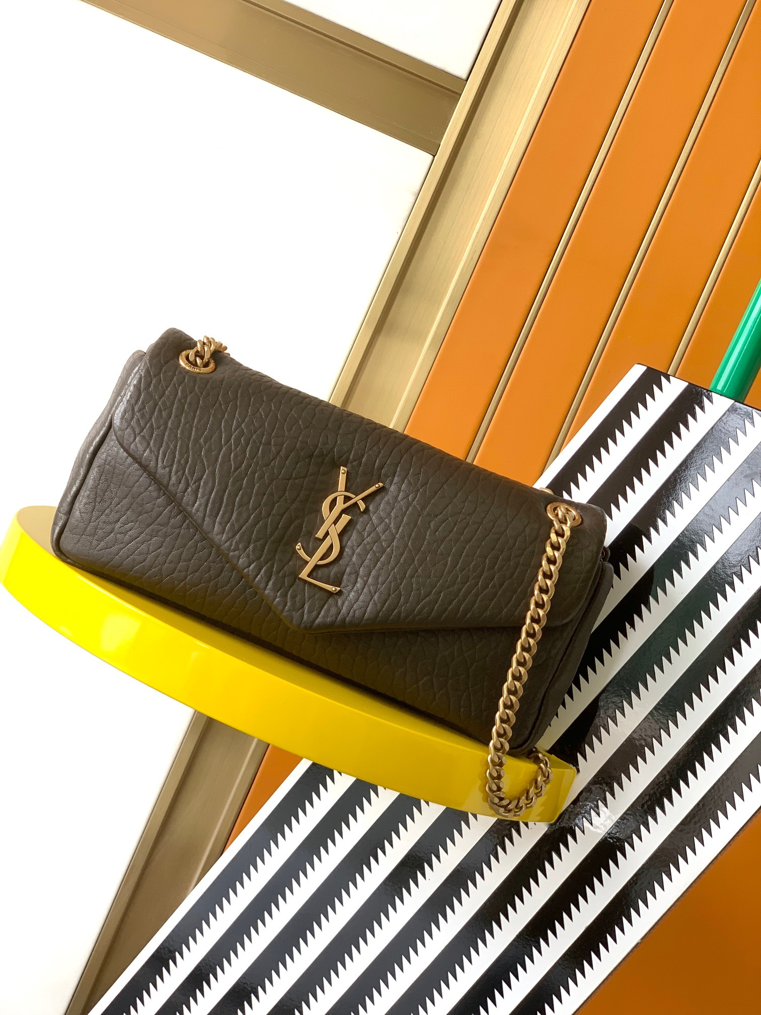 Y*L calypso small in  plunged lambskin  26x14x7cm