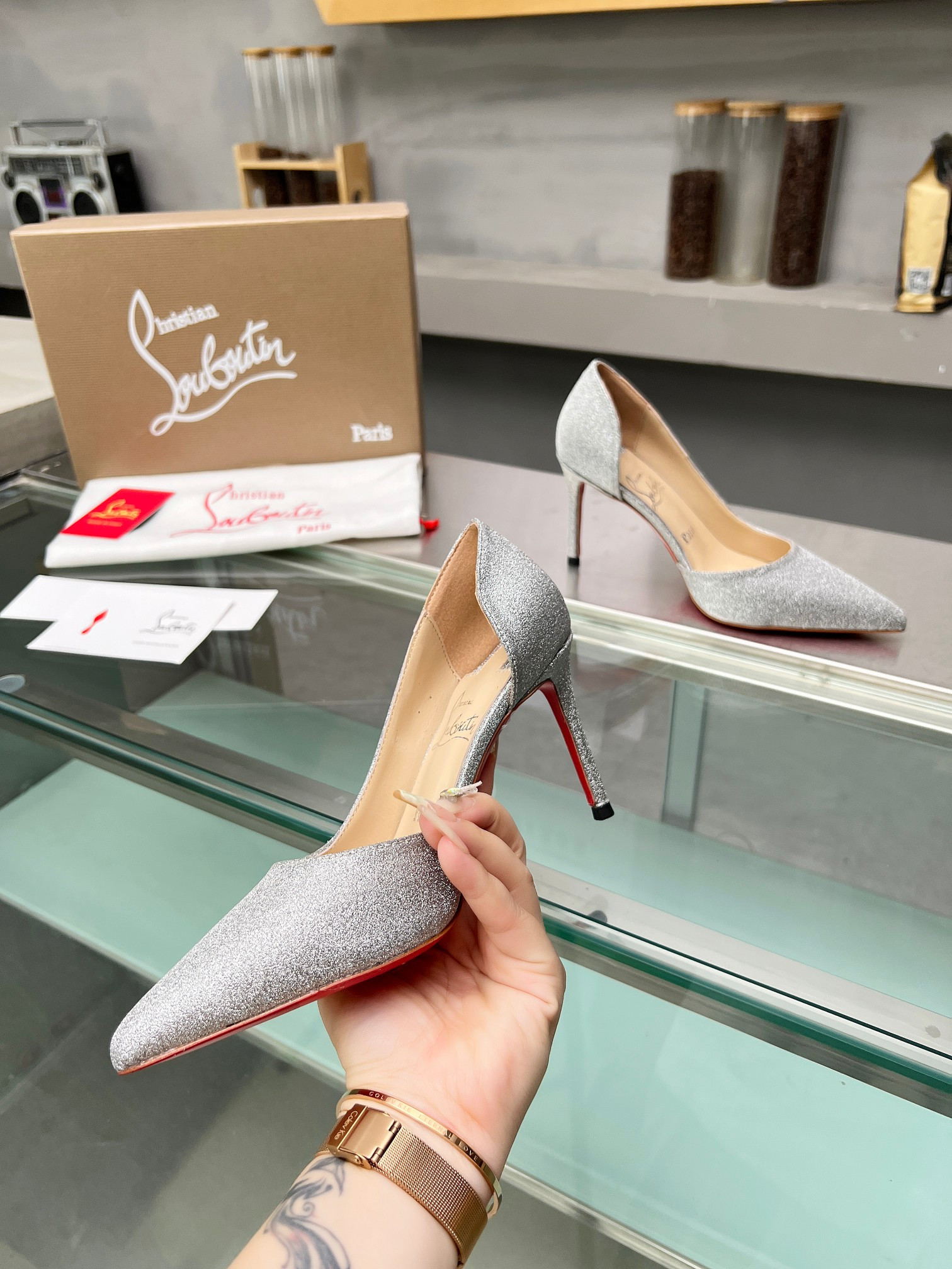 ua ch**an louboutin cl red-botT0m shoes