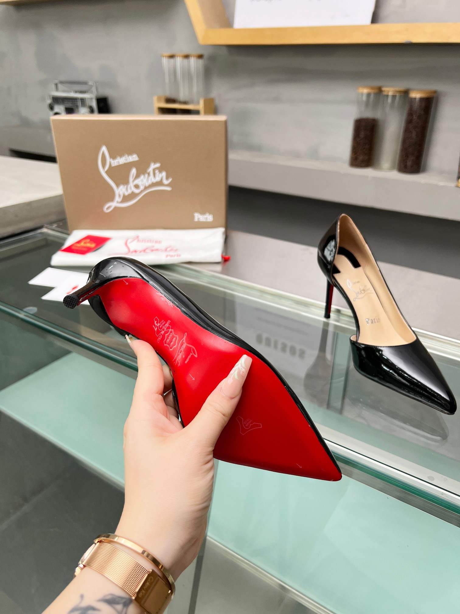 ua ch**an louboutin cl red-botT0m shoes