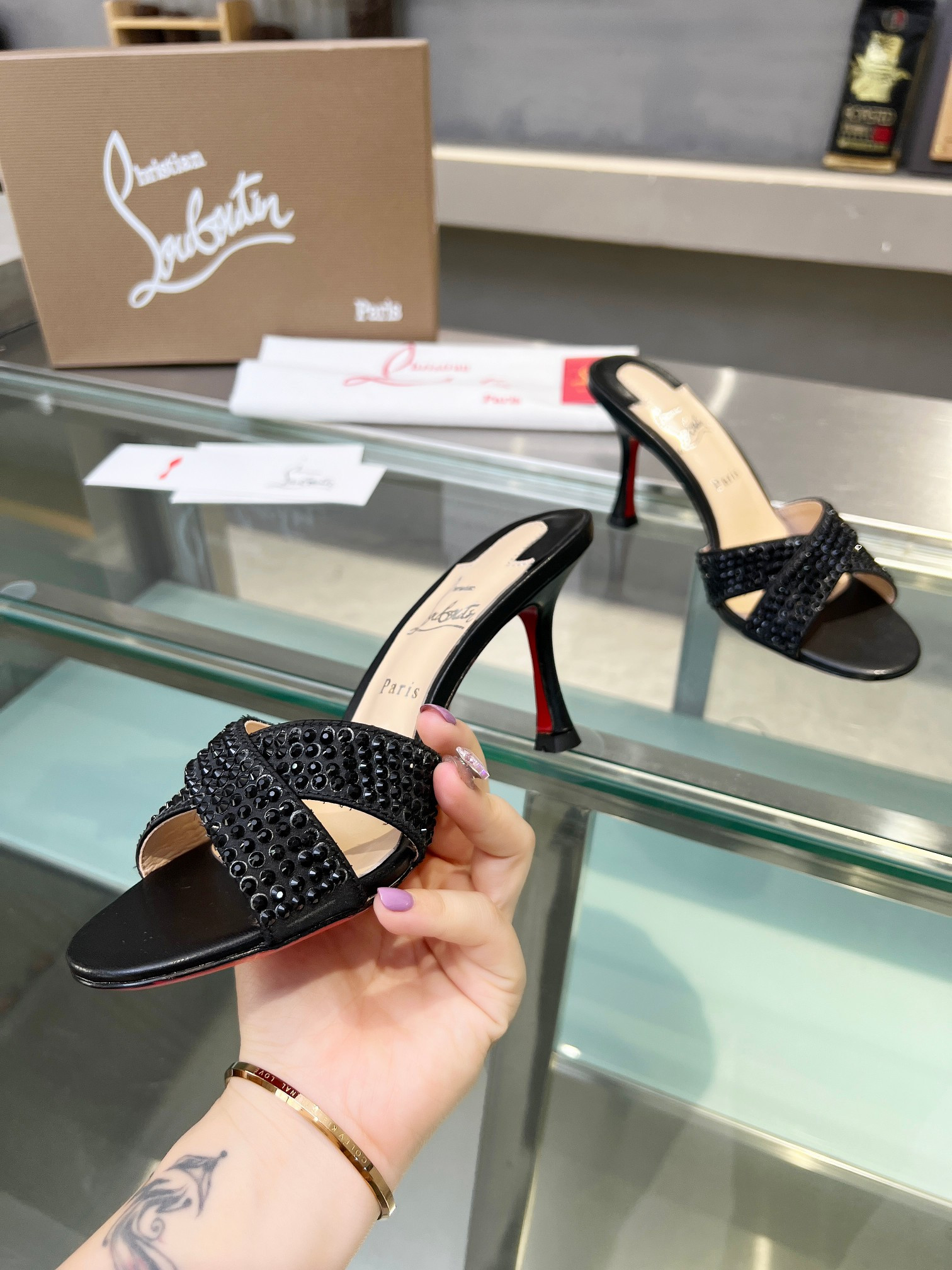 ua ch**an louboutin cl red-botT0m shoes