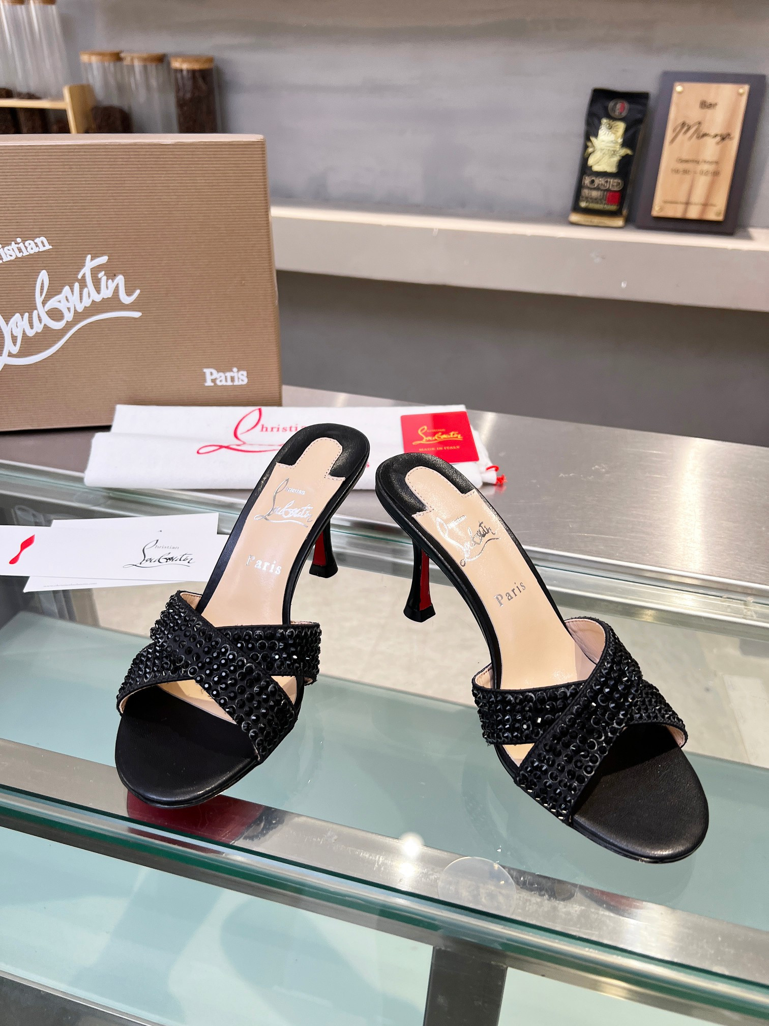 ua ch**an louboutin cl red-botT0m shoes