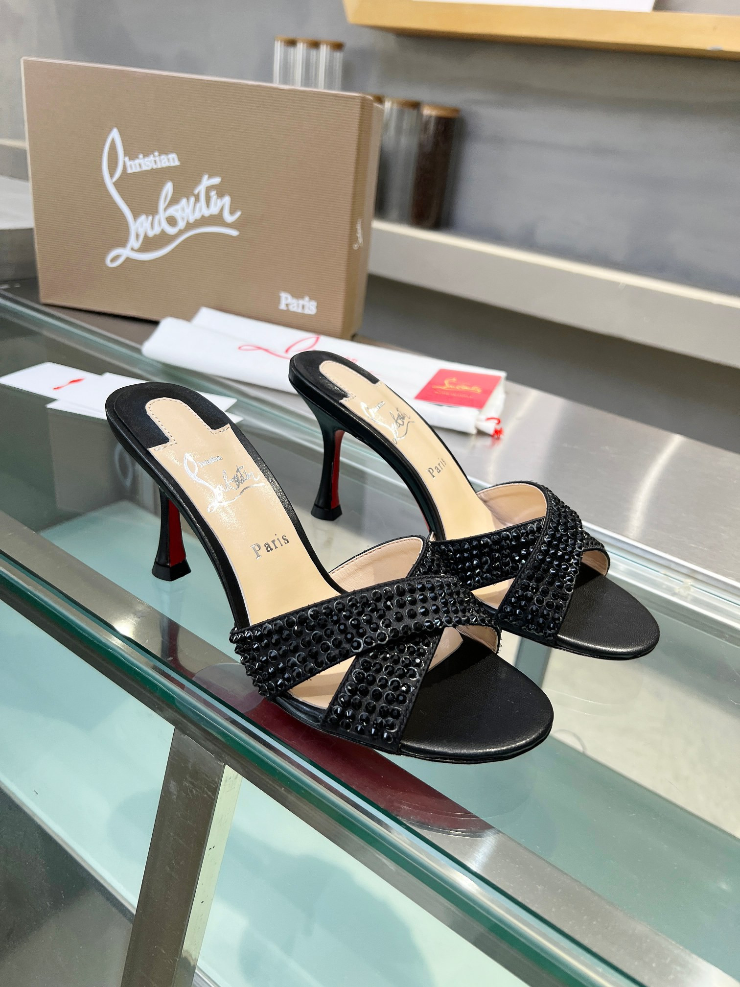 ua ch**an louboutin cl red-botT0m shoes
