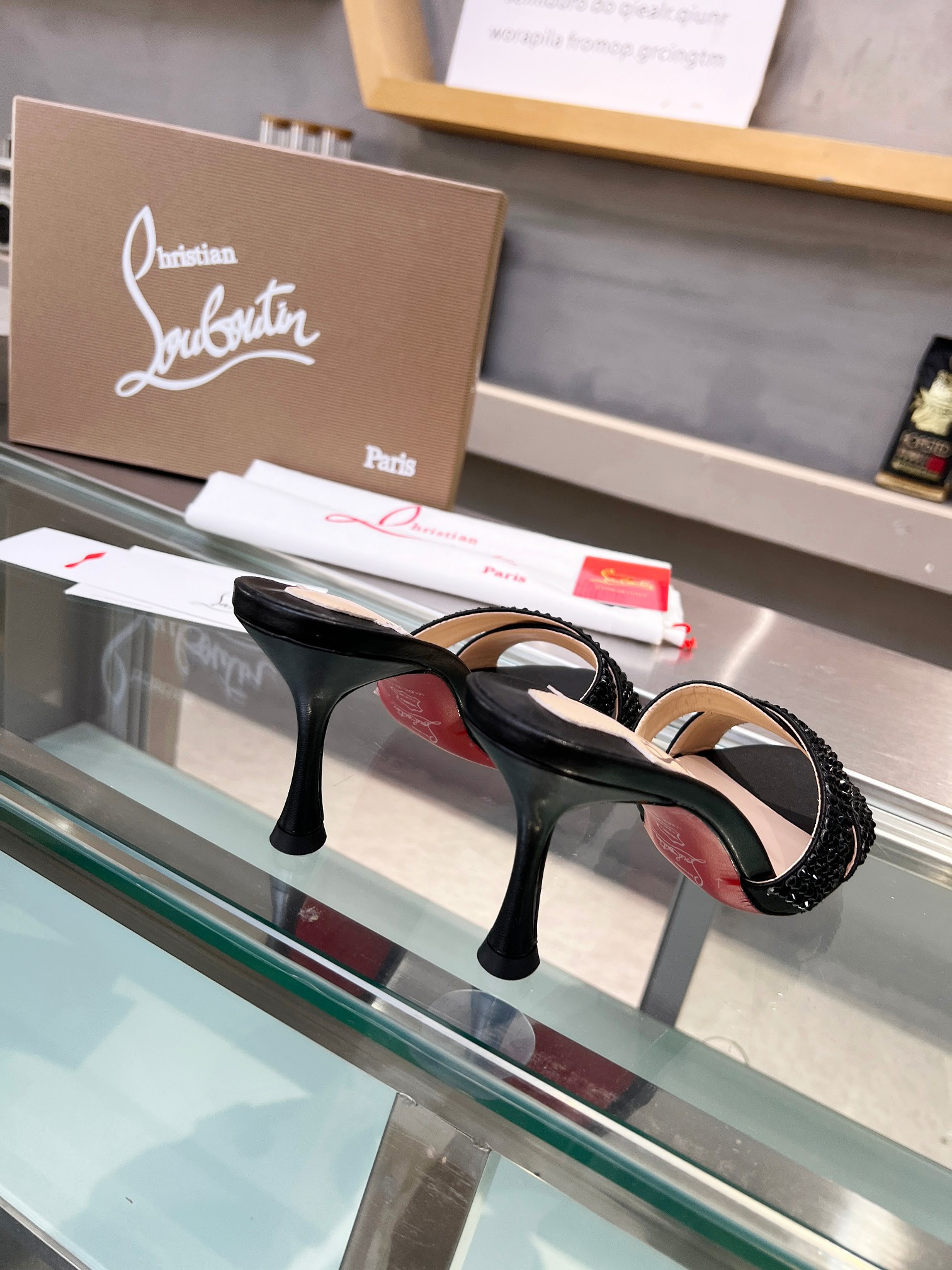 ua ch**an louboutin cl red-botT0m shoes
