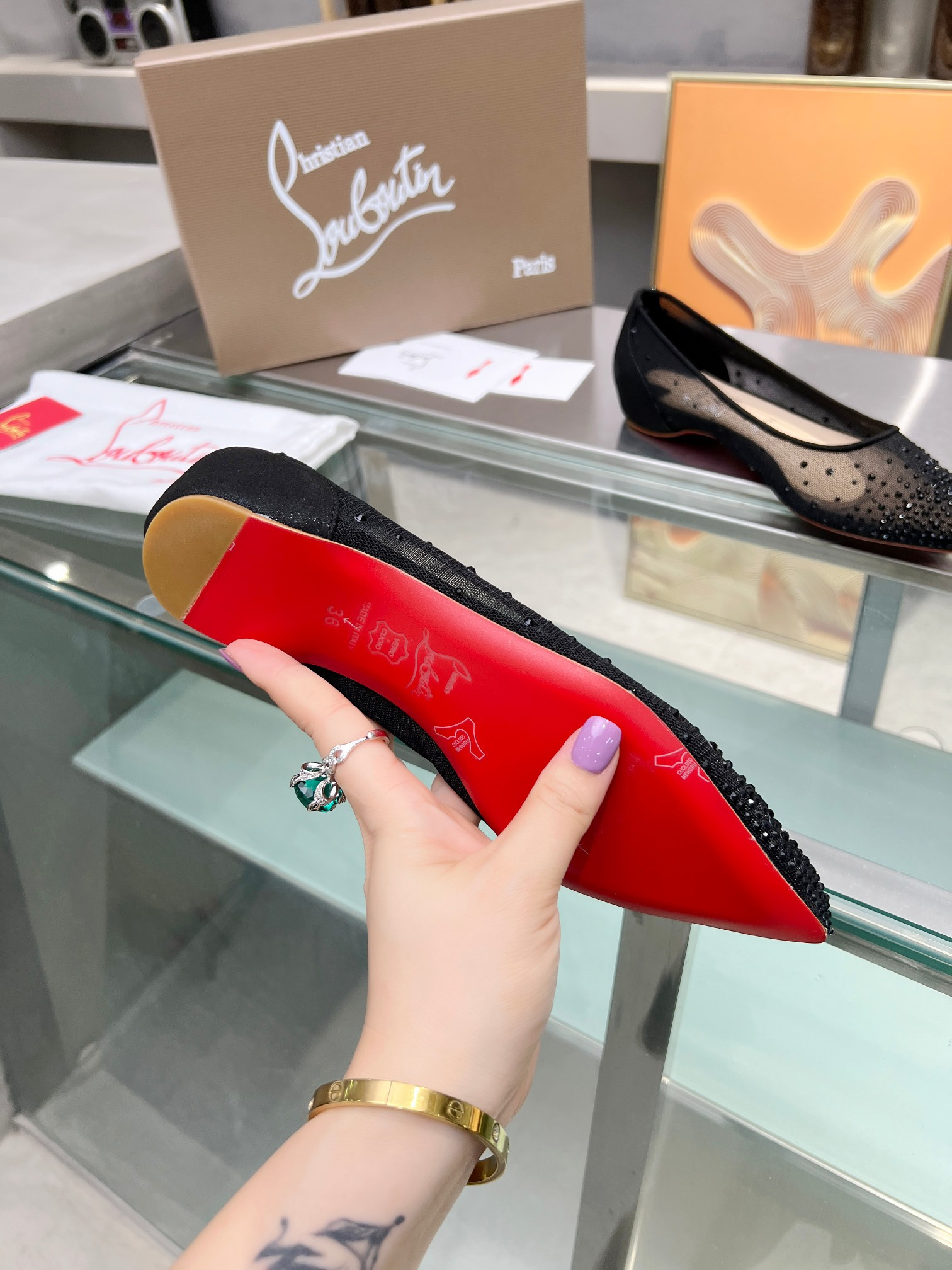 ua ch**an louboutin cl red-botT0m shoes