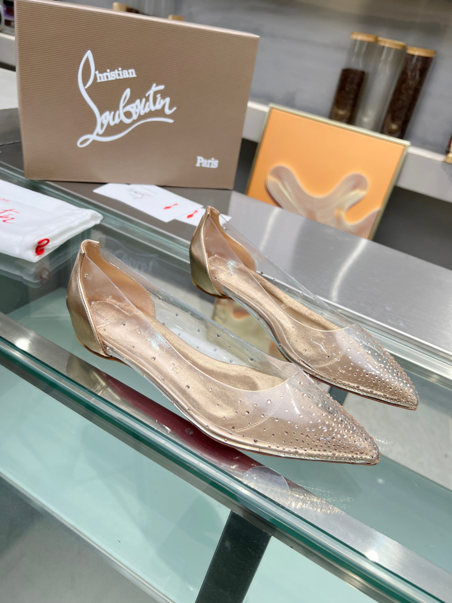 ua ch**an louboutin cl red-botT0m shoes
