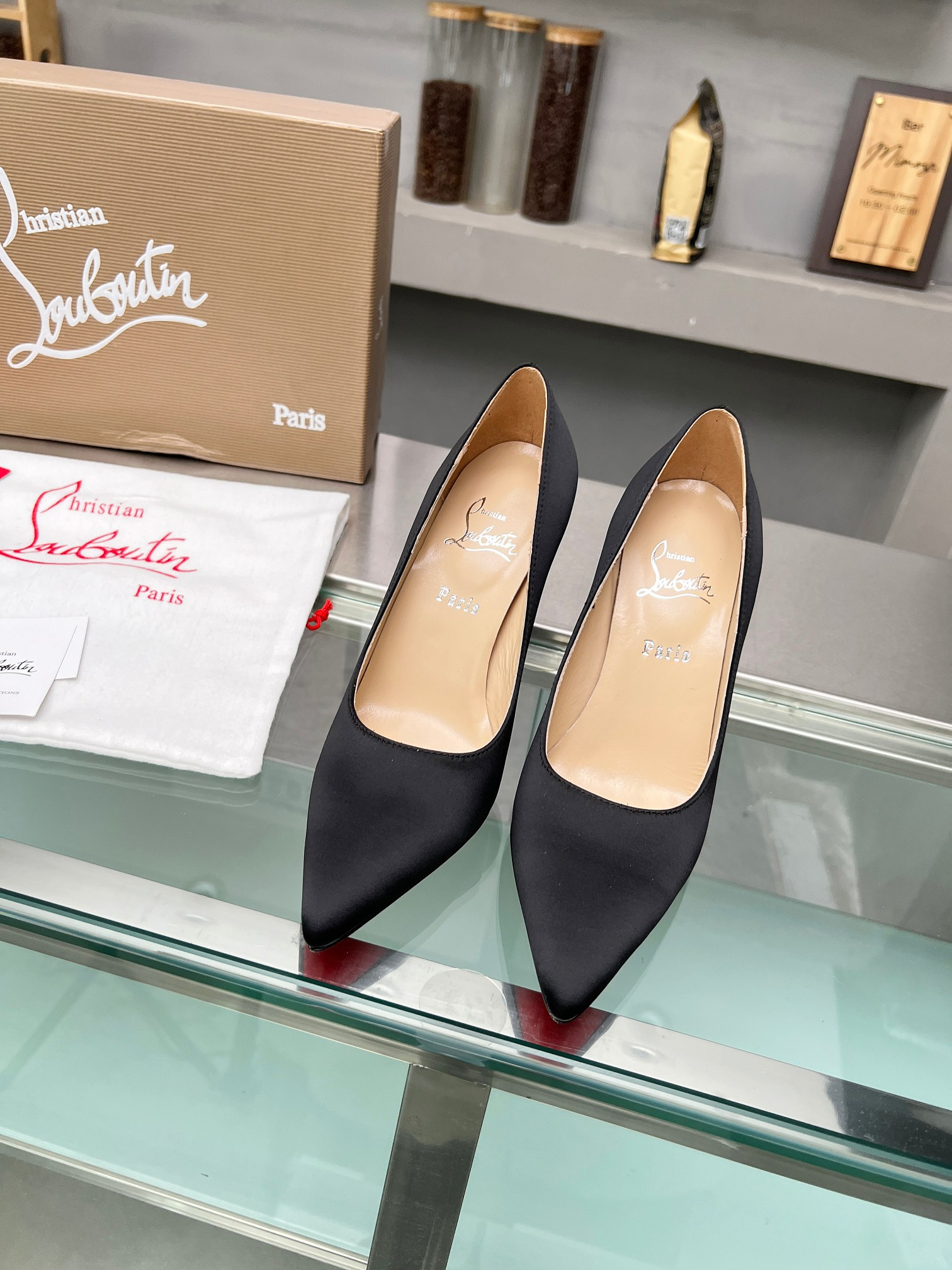 ua ch**an louboutin cl red-botT0m shoes
