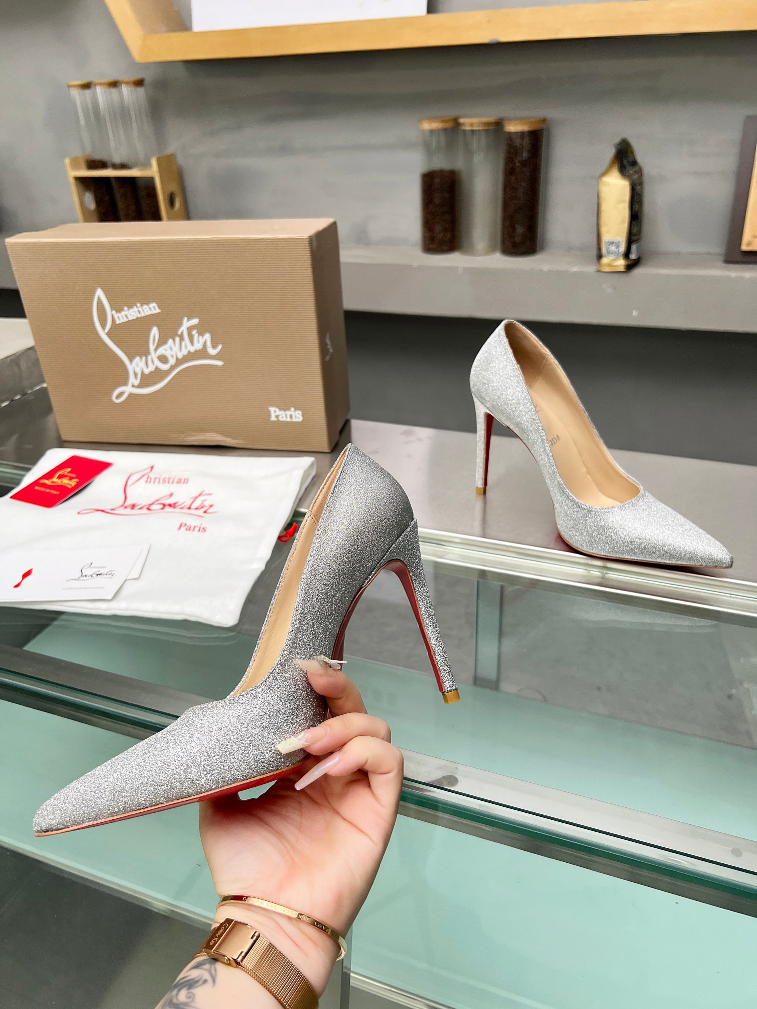 ua ch**an louboutin cl red-botT0m shoes