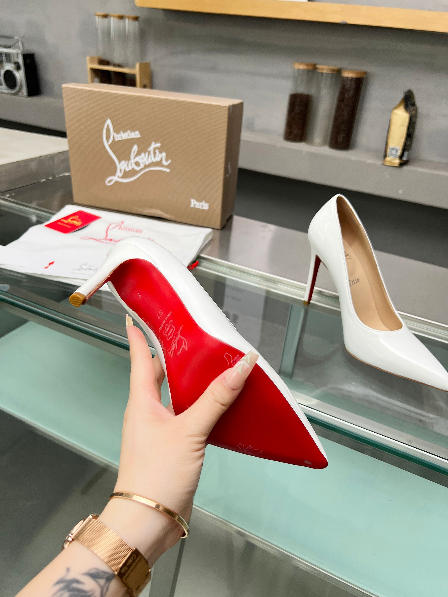 ua ch**an louboutin cl red-botT0m shoes