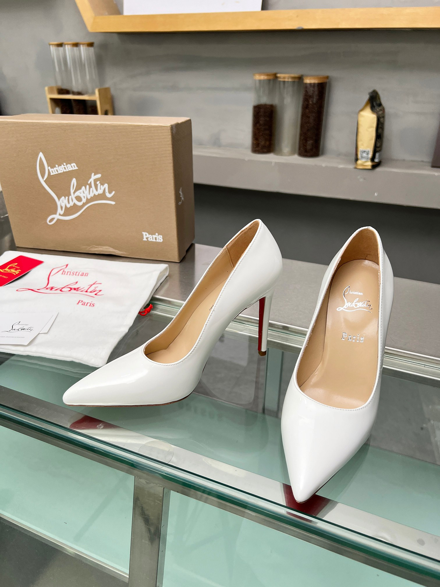 ua ch**an louboutin cl red-botT0m shoes
