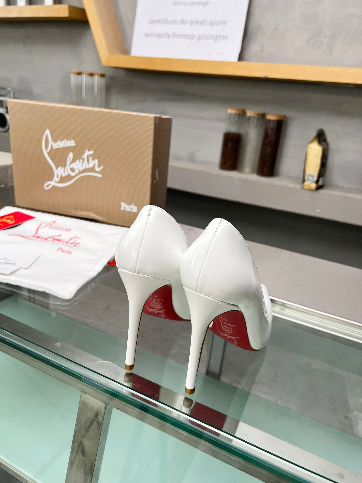 ua ch**an louboutin cl red-botT0m shoes