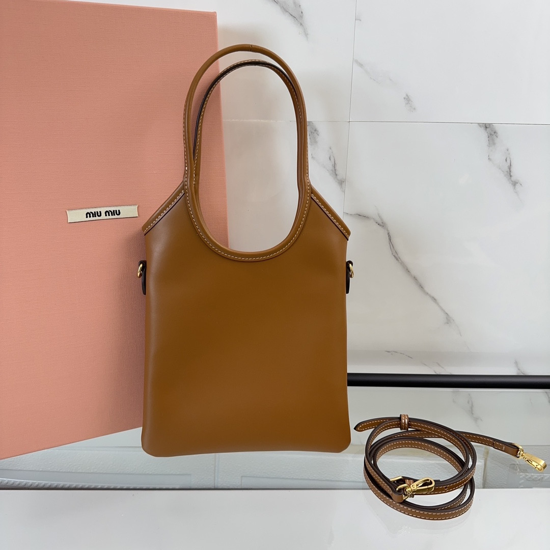 M1v M1v ivy leather handbag 20x 24 cm