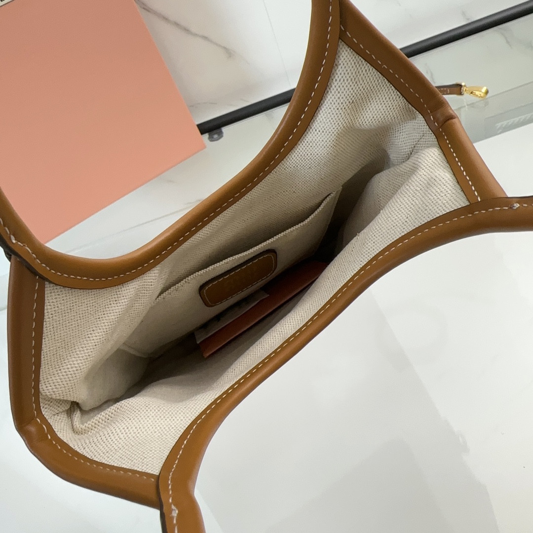 M1v M1v ivy leather handbag 20x 24 cm