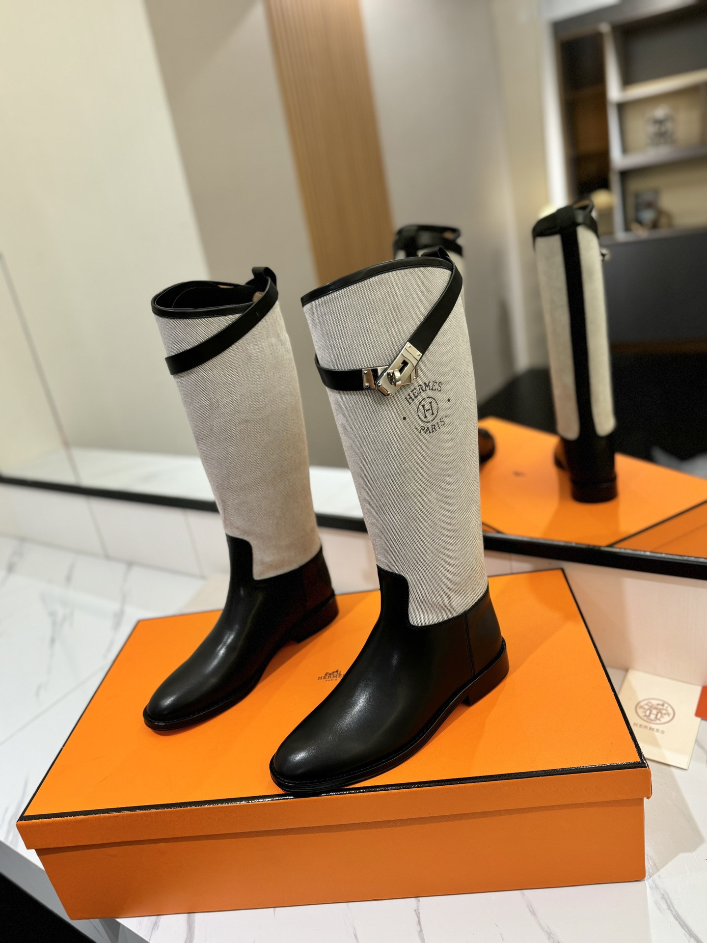 ua H**me5 jumping boots