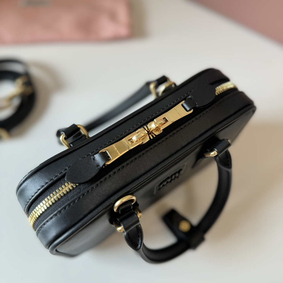 M1v M1v arcadie leather mini-bag 19x10x5cm