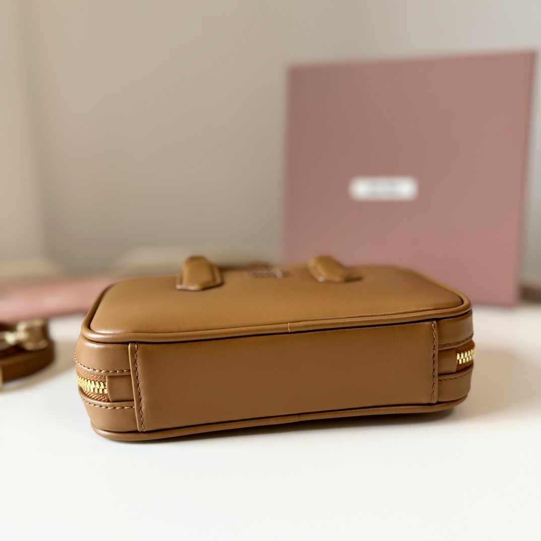 M1v M1v arcadie leather mini-bag 19x10x5cm