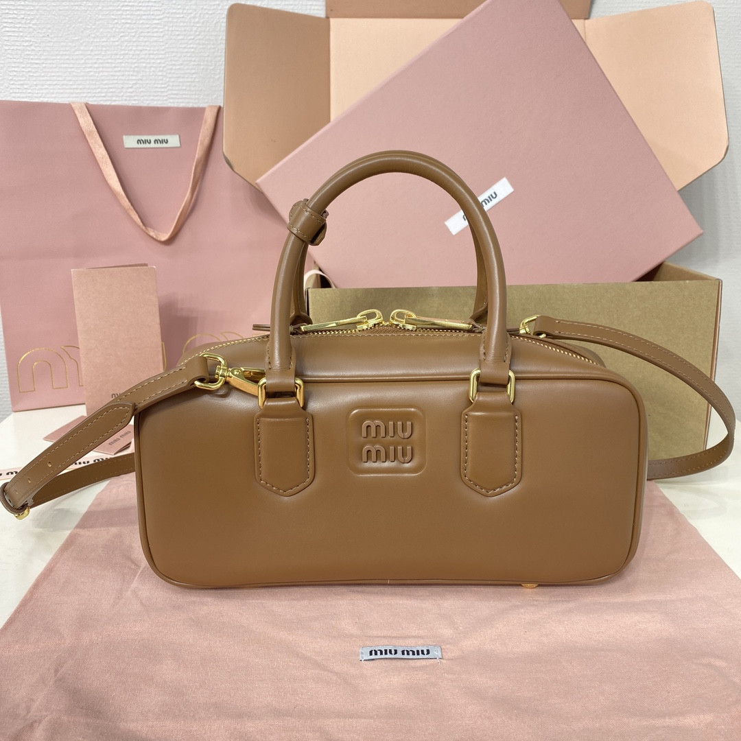 M1v M1v arcadie leather bag  12x27x9cm