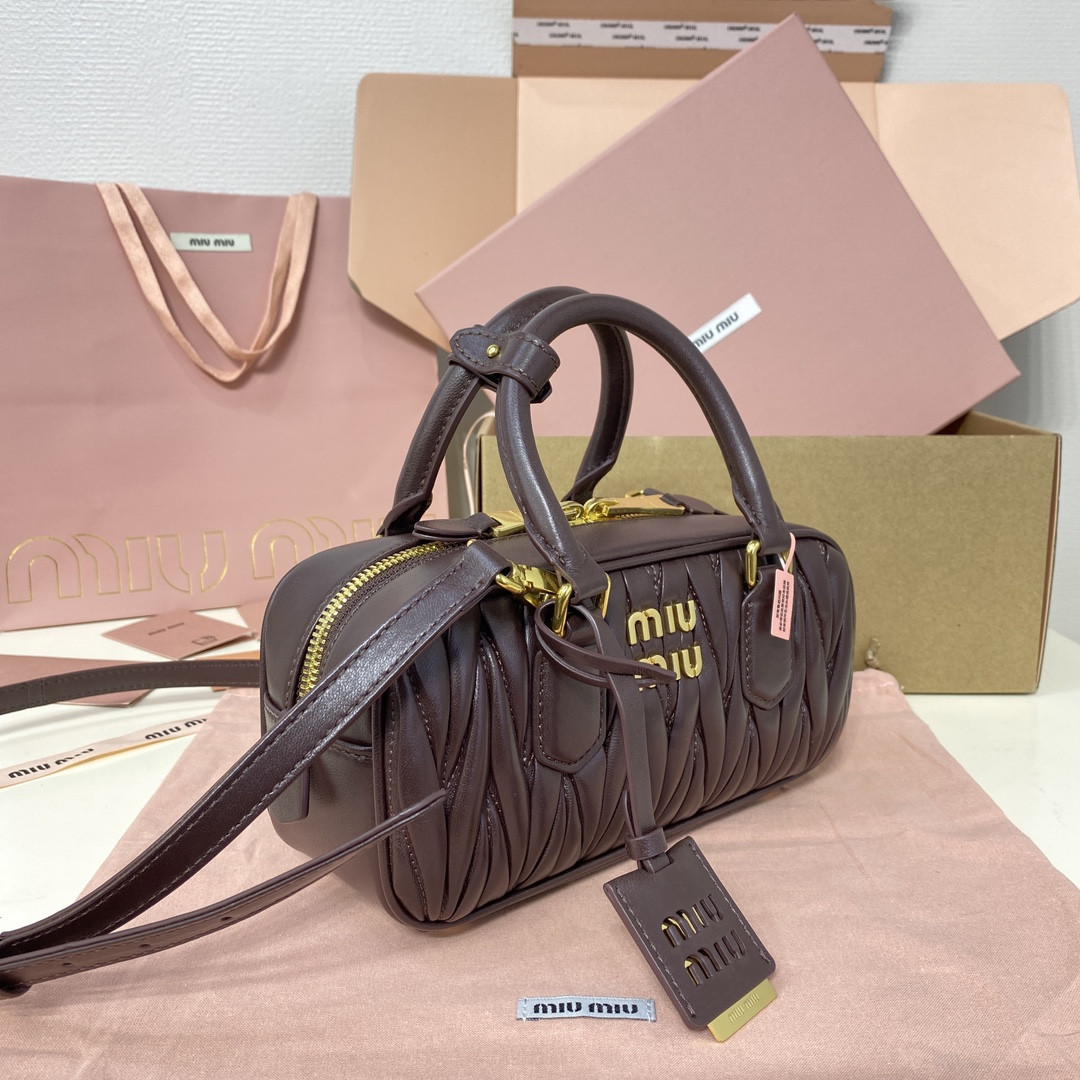 M1v M1v arcadie matelassé nappa leather bag 22x10.5x7.5cm