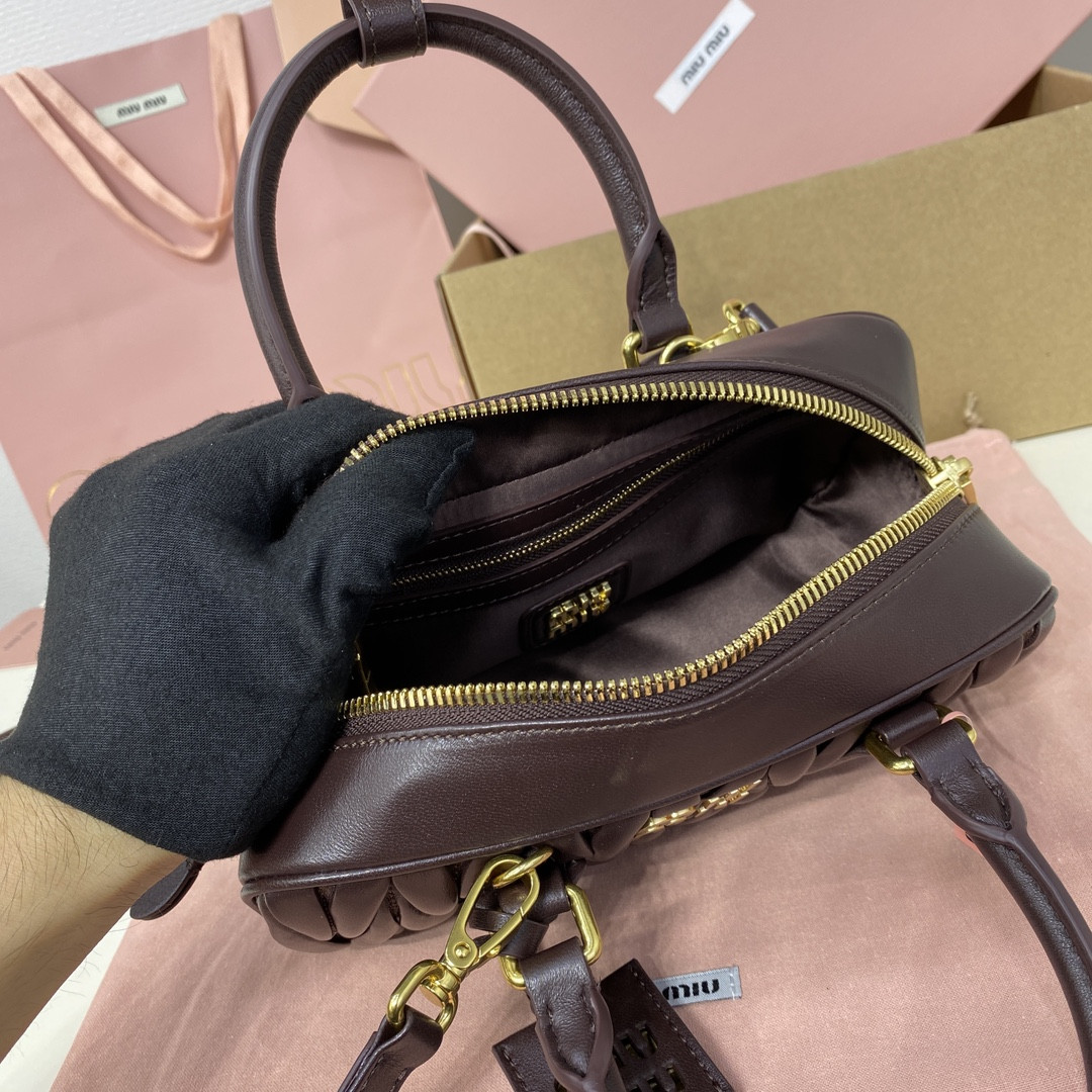 M1v M1v arcadie matelassé nappa leather bag 22x10.5x7.5cm