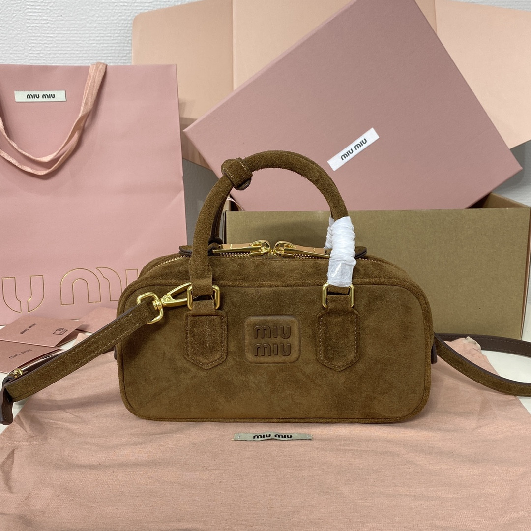M1v M1v arcadie padded suede top-handle bag 22x10.5x7.5cm