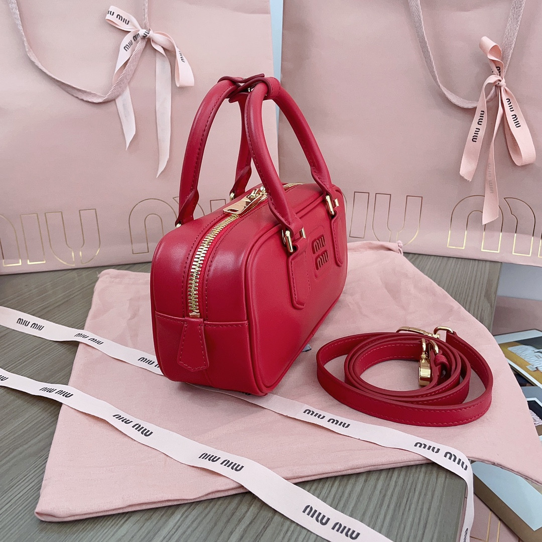 M1v M1v arcadie leather bag 10.5x22x7.5cm