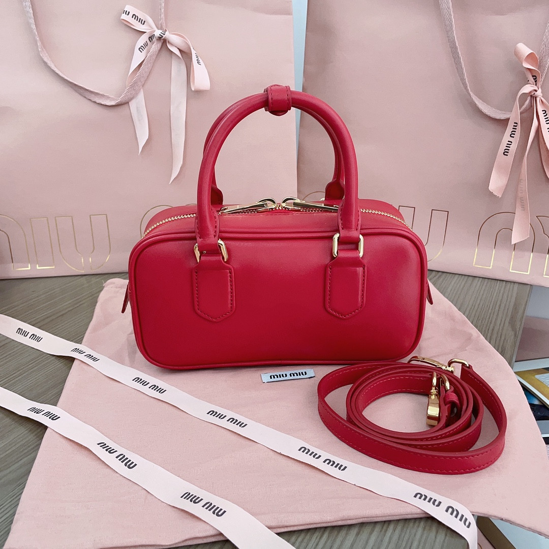 M1v M1v arcadie leather bag 10.5x22x7.5cm