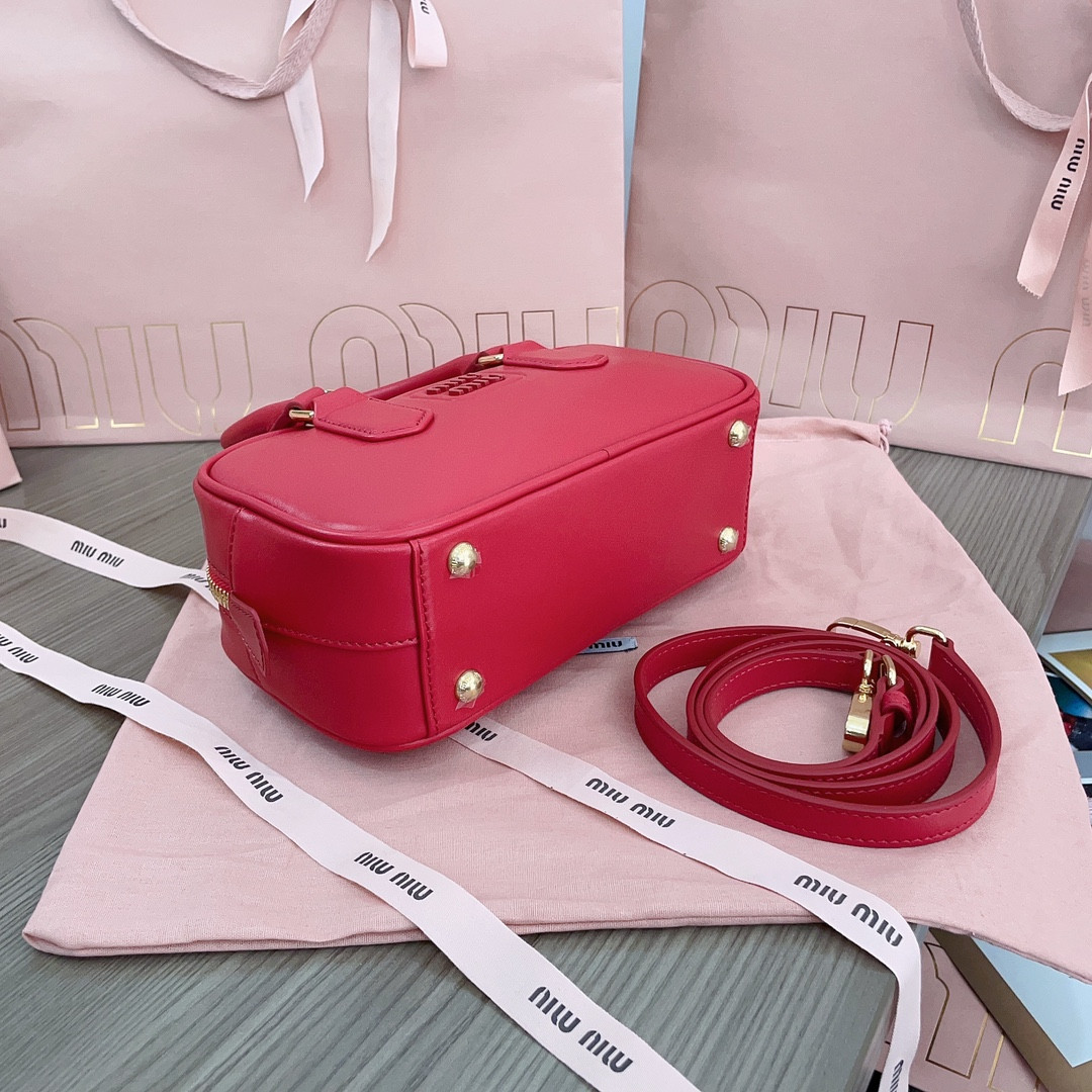 M1v M1v arcadie leather bag 10.5x22x7.5cm