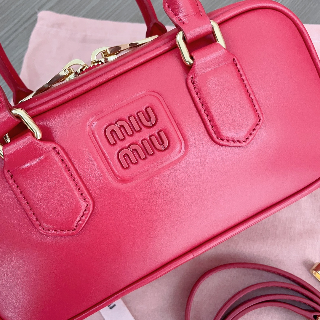 M1v M1v arcadie leather bag 10.5x22x7.5cm