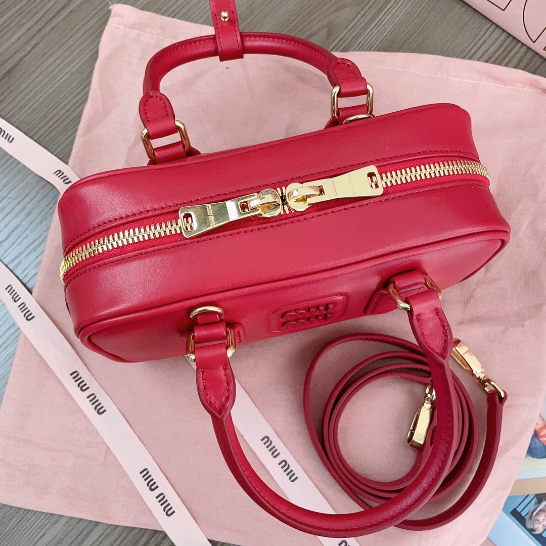 M1v M1v arcadie leather bag 10.5x22x7.5cm